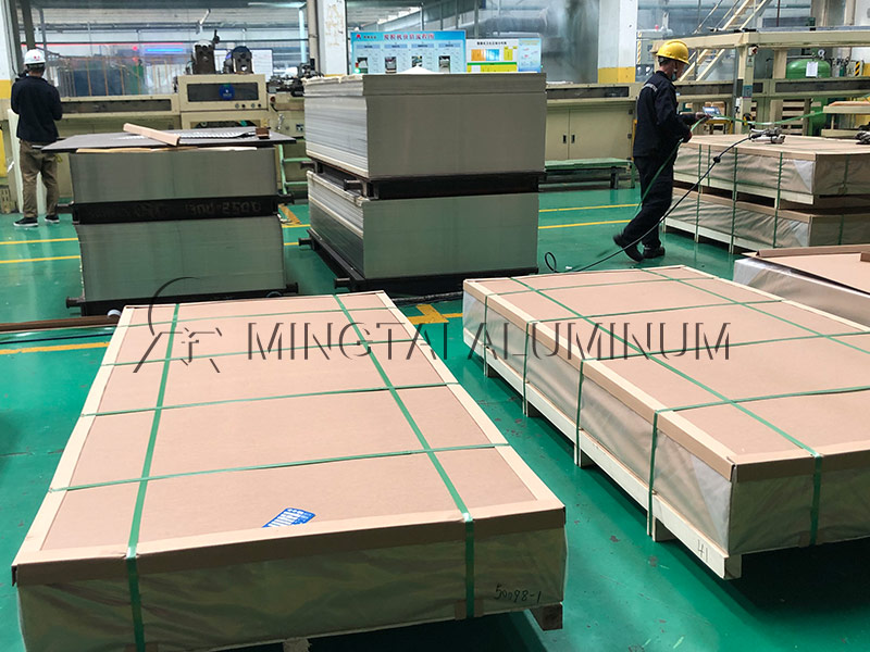 食品模具用鋁板對(duì)于中厚鋁板衛(wèi)生標(biāo)準(zhǔn)有啥要求？